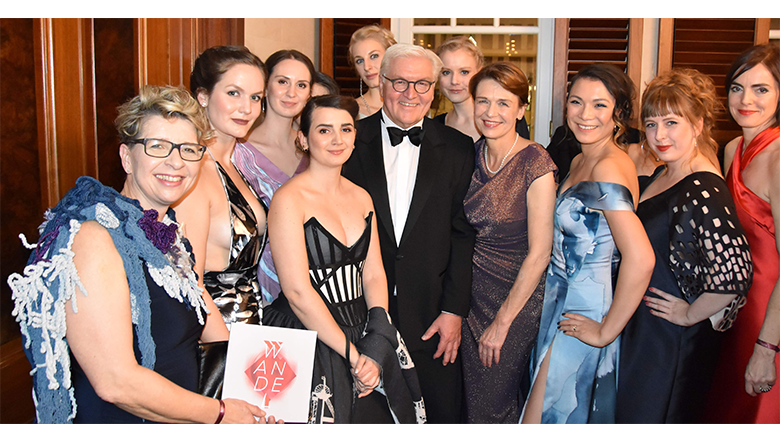 Bundespräsident Steinmeier und Studenten der HS Niederrhein