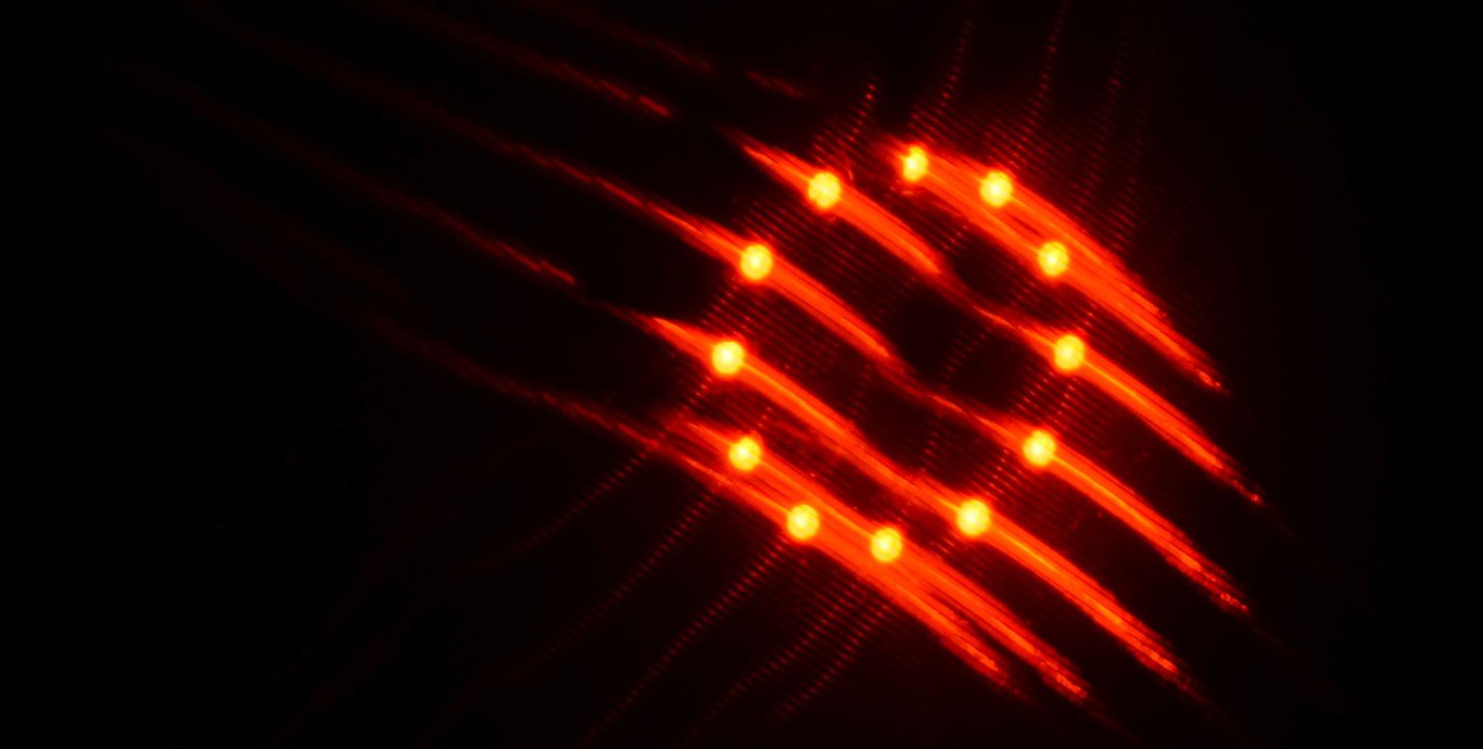 Simulation eines 3D-Lichteffekts bei Hinterleutung des Textils mittels LED-Ring (20 mm LED/Textil-Abstand, 45° Textilausrichtung)